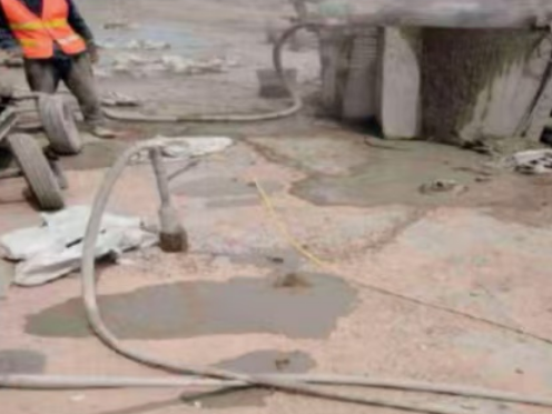 大丰镇水泥混凝土路面板底注浆技术 路面脱空注浆整治方案