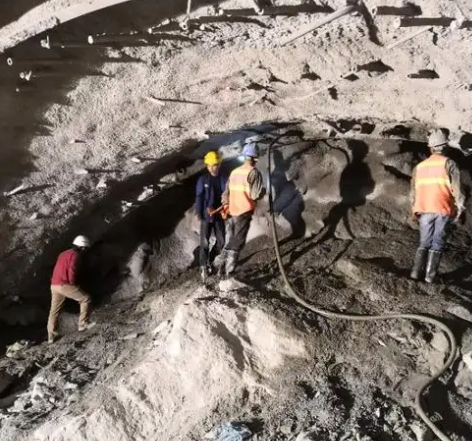 大丰镇拱顶带模注浆料的施工流程及注意事项